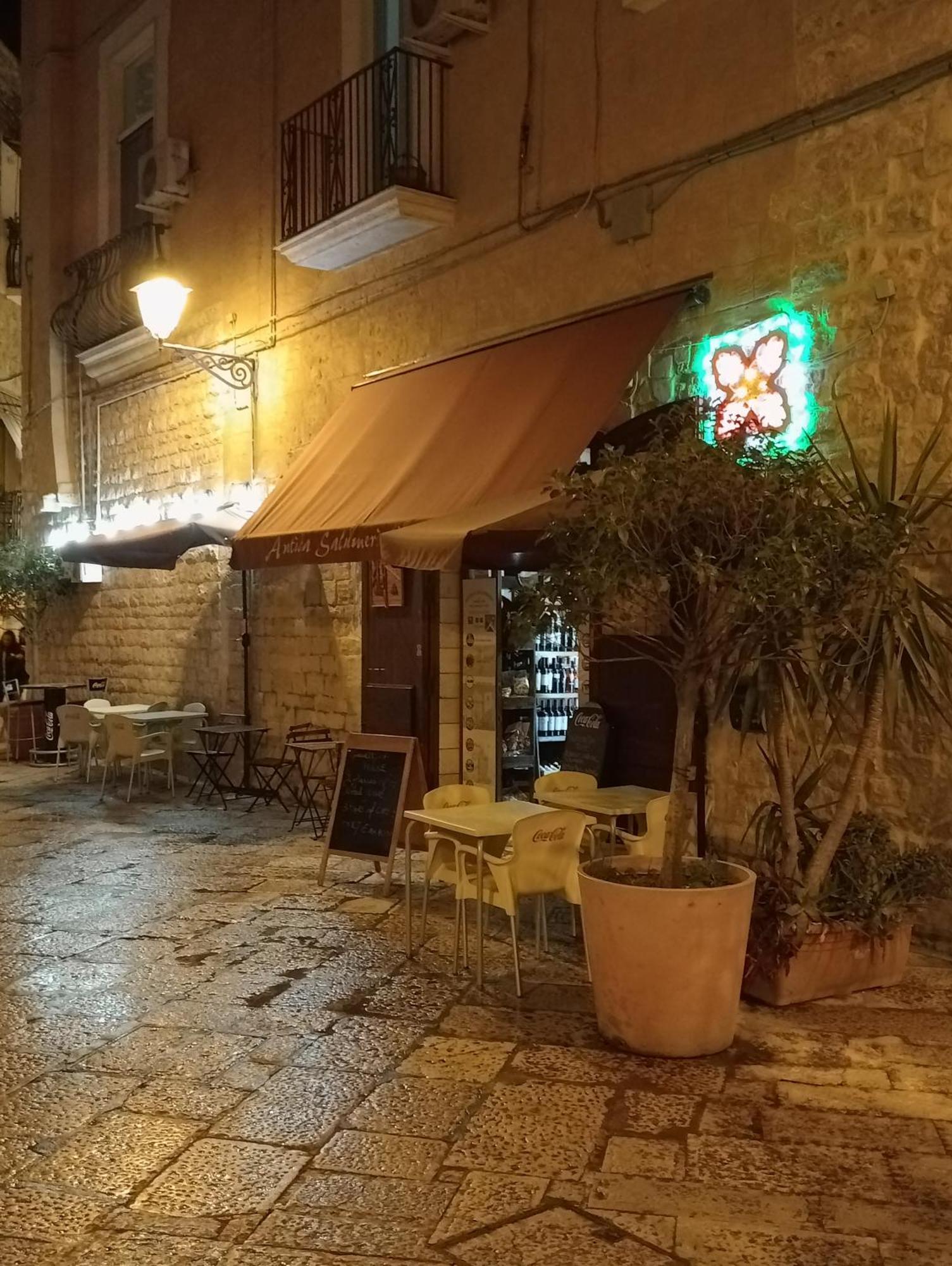 A Casa Di Rita Apartment Bari Bagian luar foto