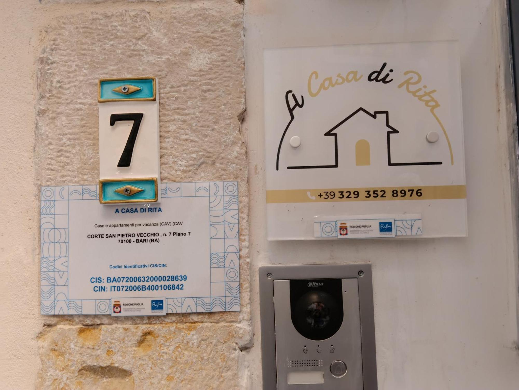 A Casa Di Rita Apartment Bari Bagian luar foto